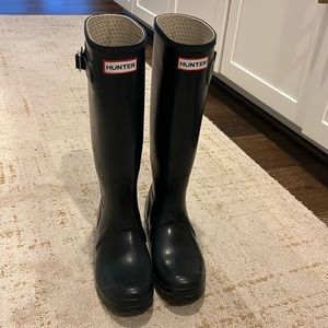 Matte Hunter Tall Navy Rain Boots